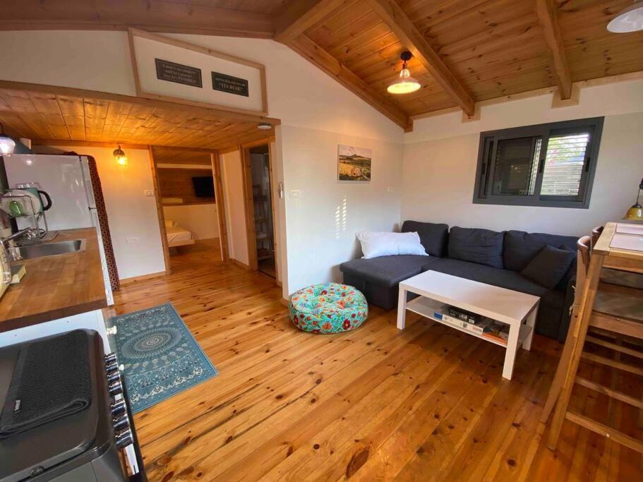 Bit Cabin Near The Airport Kfar Daniel Экстерьер фото